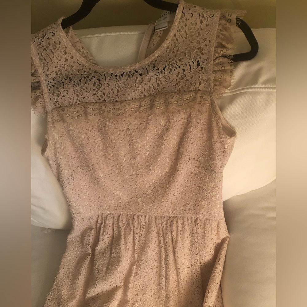 Molley Bracken champagne Lace Dress size Small